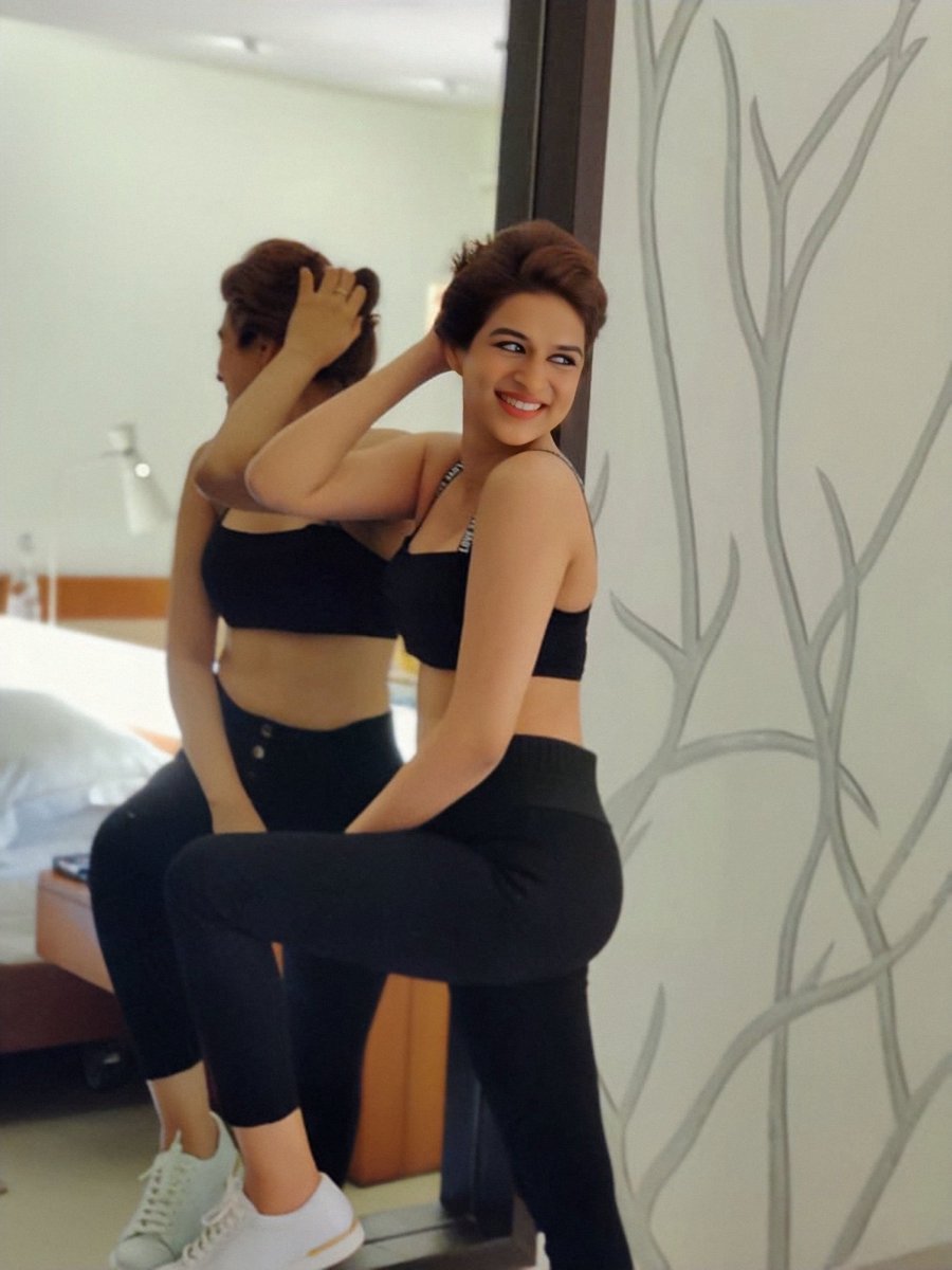 shraddhadas43's tweet photo. ๐ค
๐ธ @hairstylebynisha
#bangalore #postpackup https://t.co/pQGVfAg3Ri