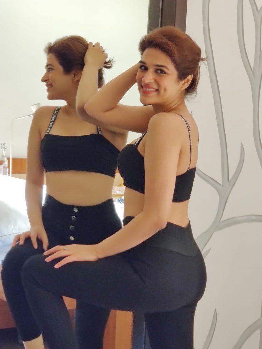 shraddhadas43's tweet photo. ๐ค
๐ธ @hairstylebynisha
#bangalore #postpackup https://t.co/pQGVfAg3Ri