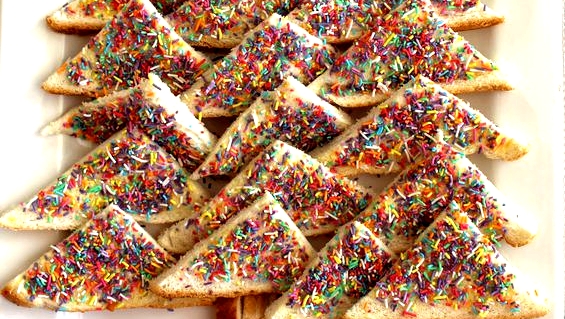 ausfoodshop's tweet photo. Best Aussie Christmas Platter
#sprinkles #100'sand1000's #ausfoodshop #theaustralianfoodshop #aussieexpats #aussieexpat #tasteslikeaustralia #aussiecarepack #aussiecarepackage #australiancarepackage https://t.co/37HtPf6wP5