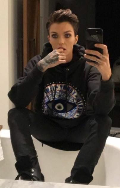 📸

      Waiting for Linda ( I need food / send food )