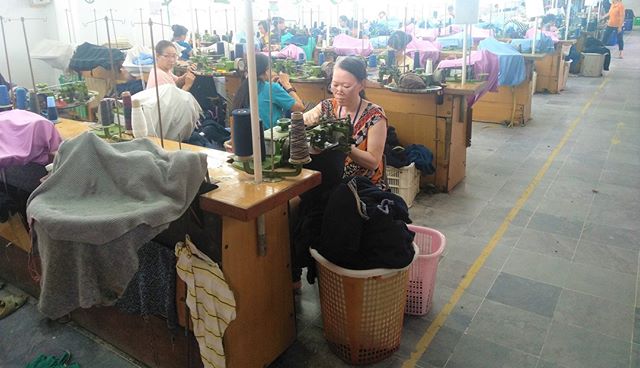 sourcestudioco's tweet image. Hard work required behind the little piece of fabric on your body

#sourcestudio #vietnam #factory #denim #lowvolume #clothingmanfacturer #vietnamlowvolume #highquality #fullyfactored #fabricsourcing #trimsourcing #fashionweekdesigner #emergingbrand #sampling #vietnamfashion