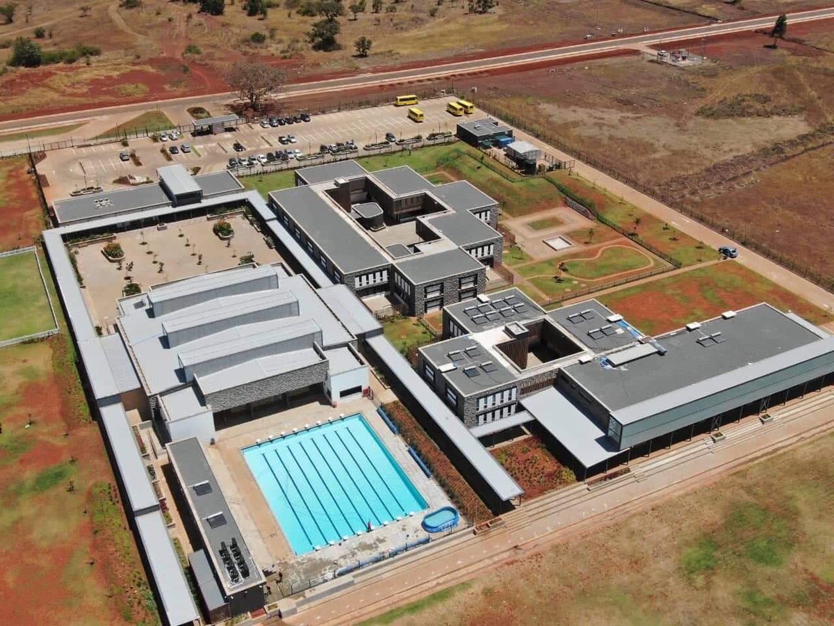 StarTimesKenya's tweet photo. The @Tatu_City Industrial Park offers businesses in the Park high quality infrastructure, including tarmacked roads that accommodate heavy vehicle reticulation, as well as water storage, and is currently served by a 33KV power connection.
#TIPTakesShape https://t.co/voMqHa1vBp