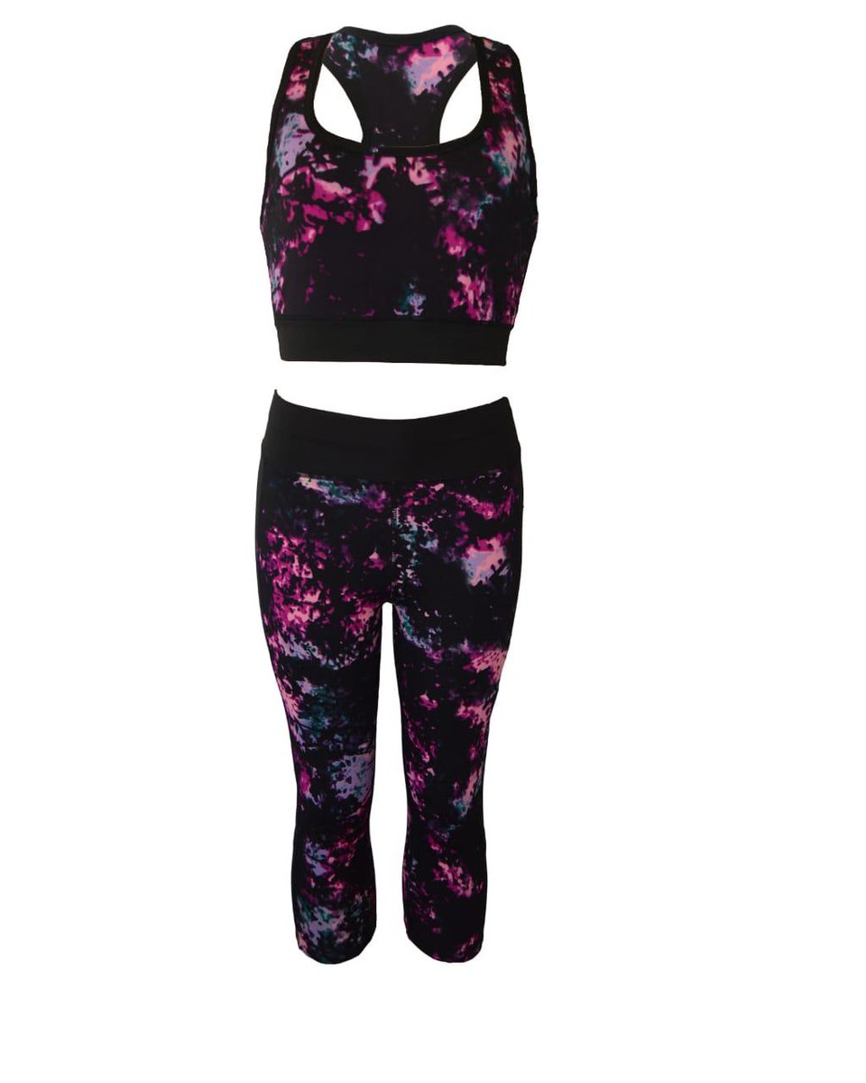 MbaliyethuS's tweet image. Ladies! Ladies!  Ladies! 
Let's sweat in style. Get yourself one of these for only R200 

R100 delivery anywhere in the country and R50 around Sandton. You can also collect it yourself. WhatsApp 0827961312 to place your order.