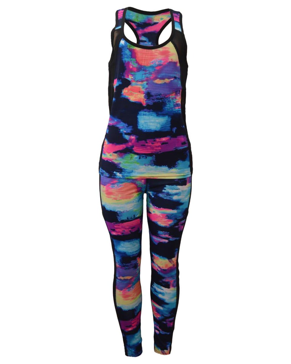 MbaliyethuS's tweet image. Ladies! Ladies!  Ladies! 
Let's sweat in style. Get yourself one of these for only R200 

R100 delivery anywhere in the country and R50 around Sandton. You can also collect it yourself. WhatsApp 0827961312 to place your order.