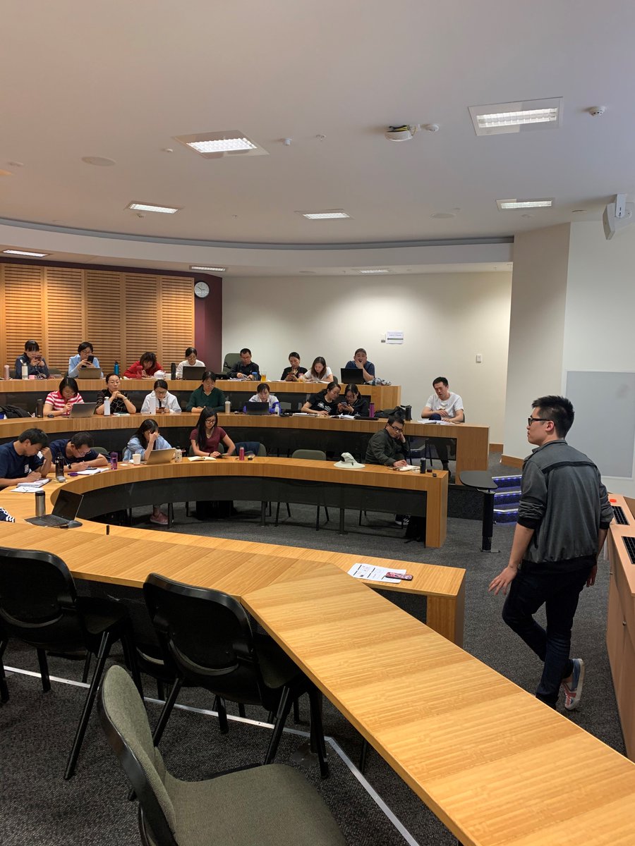 anuimprovements's tweet photo. SIG's Colin presenting and answering questions about the SIG/IDTC to a delegation of Higher Education professionals from China. Welcome to the ANU! #SIG https://t.co/3VfLLWkTaz