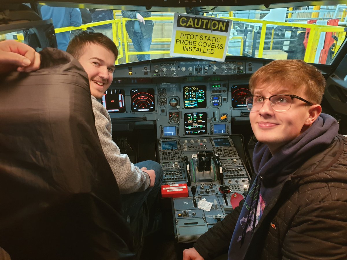 JAMES KING tweet media