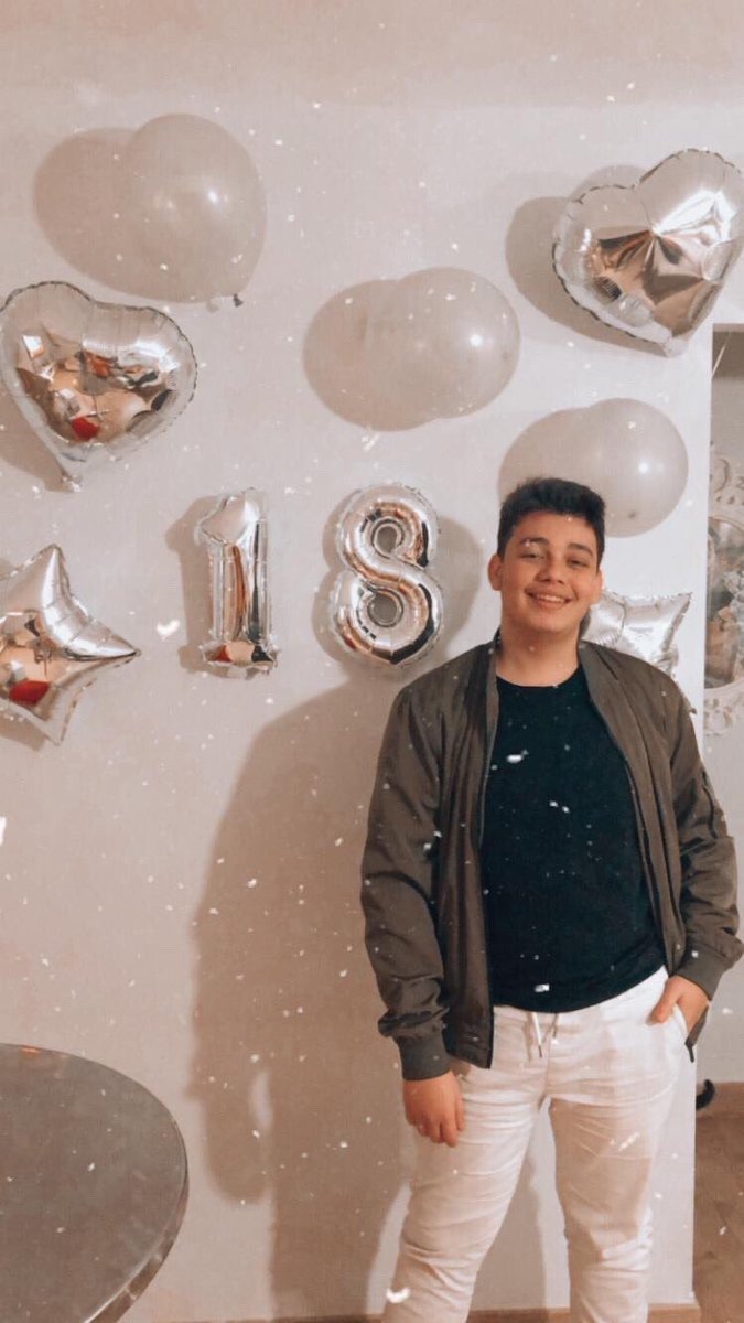 El Buzos  tweet media