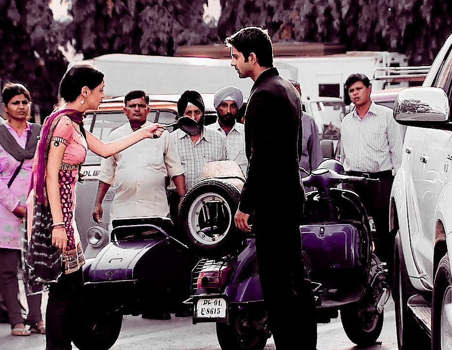 Arnav asks khushi to Pay. #Arshi  #RabbaVe  #IPKKND #SanayaIrani  #BarunSobti