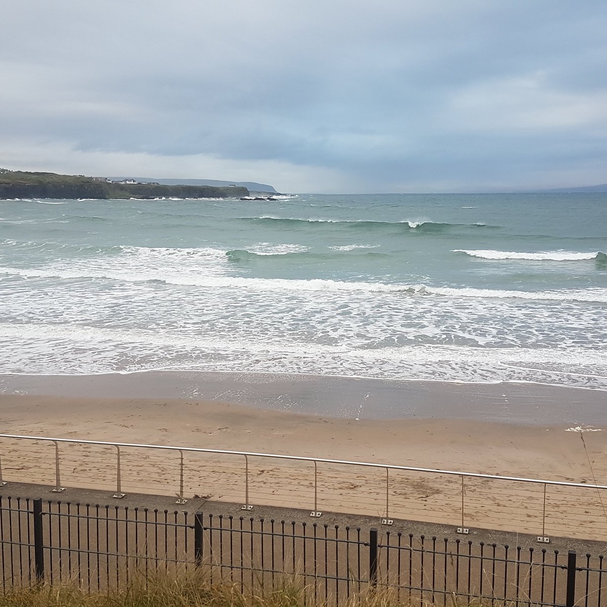 KOKOPortrush's tweet photo. Great waves in Portrush today! @ILoveNorthCoast @barrabest @VisitPortrush @WeatherCee https://t.co/SW3sLfm3rt