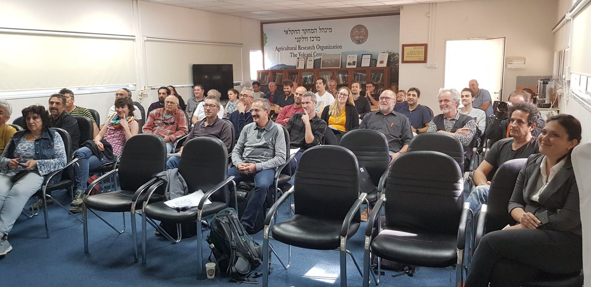 Idele_CEB's tweet photo. Jean-Marc Gautier prรฉsente @InstitutElevage lors d'un sรฉminaire ร Volcani Center en Israรซl !
#Elevage #PrecisionLivestockFarming #HeatStress #Barns #Flockmanagement #Sensors #Energy https://t.co/67yKxcX6TR