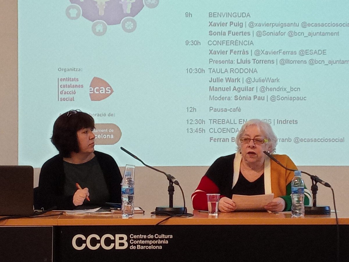 Taula sobre models #GarantiaRendes <a href="/JulieWark/">Julie Wark</a> defensa #RendaBàsica com a "instrument x garantir #DDHH i concretament el +bàsic: el d’existir.Llibertat, justícia i dignitat humana". A més "reduirïa dramàticament desigualtats i pobresa, i despesa pública en programes x combatre-la"