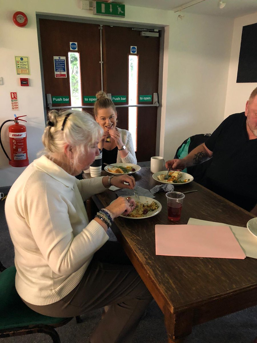 Laura Hallett tweet media