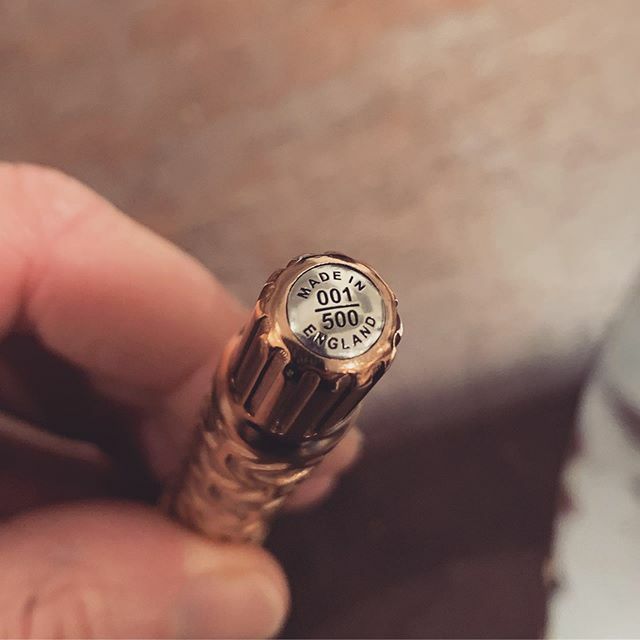 JackRowEWI's tweet photo. MADE IN ENGlAND - 001/500 - Solid bronze and silver fountain pen. Hopefully the first of many! #madeinengland #craft #design #fountainpens https://t.co/aKw3IcKqFy https://t.co/7qZZMxC1VZ