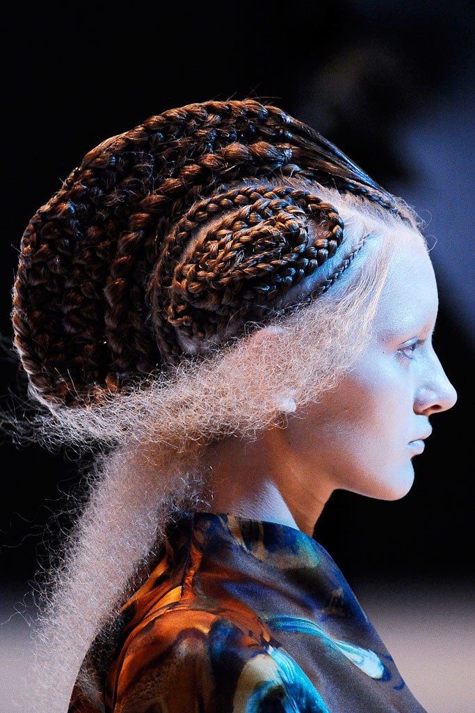 HAIR: We begin with plaited hair tight on the heads of the models. And just like that of the makeup, it grew higher as the sections shifted, slowly growing into fin-like peaks, connoting to biological adaption, symbolizing the evolution from human to aquatic humanoid.