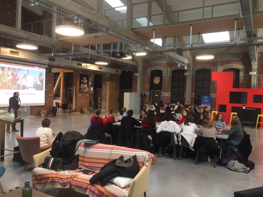 AggloLensLievin's tweet photo. #MiniDays dans les locaux de @LLVallee
👉 Objectifs pour les #collégiens et #lycéens du territoire : découvrir le monde de l’entreprise, créer un produit et le commercialiser ✔️
➡️ Journée co-organisée avec @EPA_HDF https://t.co/xd689DCO24