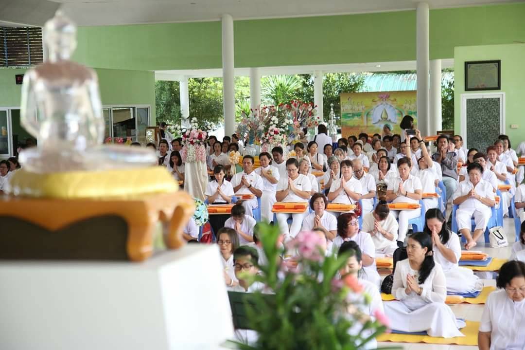Strongcat9's tweet photo. #วัดพระธรรมกาย นอกจากสอนสมาธิในทุกประเทศทั่วโลกแล้ว ยังจัดปฏิบัติธรรมนานาชาติตั้งแต่เหนือจรดใต้...

สดๆร้อนกับโครงการปฏิบัติธรรมนานาชาติ รุ่นที่ 4  23 - 27 พ.ย. 62 
第四届中文国际禅修营 
2019年11月23日至27日"

ณ ศูนย์ปฏิบัติธรรมภาคใต้ อ.บางกล่��� จ.สงขลา
ชาวต่างชาติมาร่วมคับคั่ง https://t.co/pyzEcSFPYT