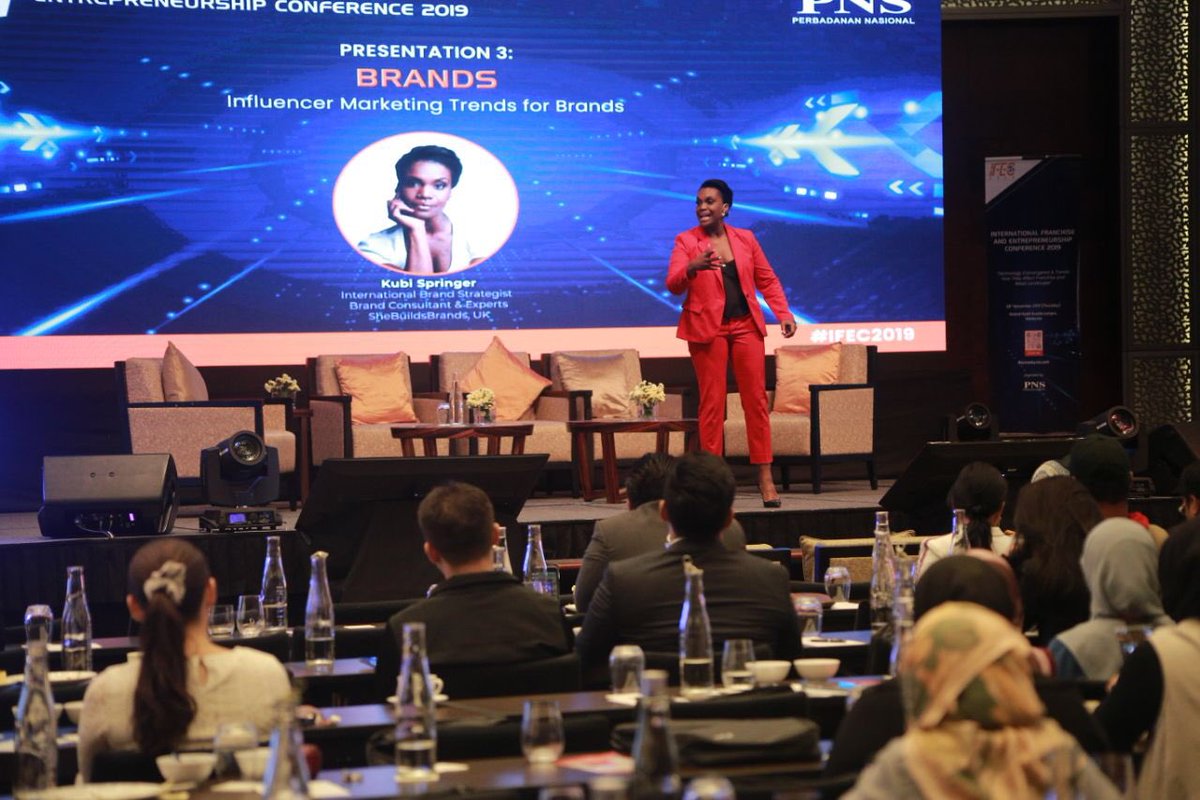 IFEC2019's tweet photo. LIVE UPDATE IFEC2019
.
Energetic and impactful insights from the brand guru Kubi Springer!
.
Presentation 3
Brands - Influencer Marketing Trends for Brands.
#ifecmalaysia #ifec2019 https://t.co/nVIMuwc9ye