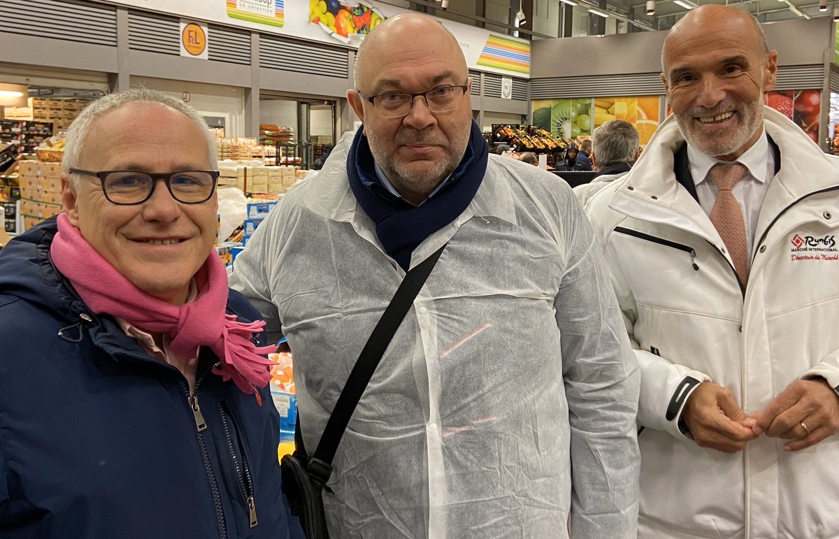 MikoAlain's tweet photo. Un plaisir d’avoir été intronisé Guilde Internationale des fromagers par @boyera94 aux côtés de @BataniDominique @slayani en présence de @StTRAVERT ! 🙏 https://t.co/ClrerXwmIm