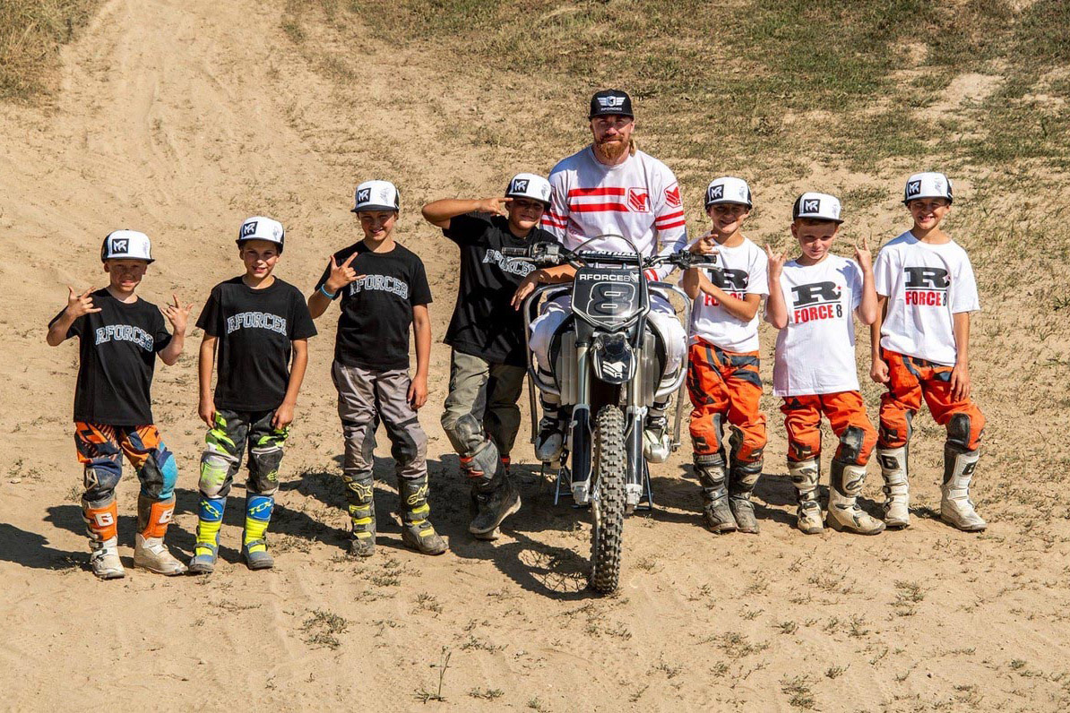 💥BREAKING NEWS💥
Marc Ristori is back in the saddle with the kids for a unique outing at the #SuperCrossGeneva !
A special motorcycle allows Marc to get back in the saddle.
He'll be present during a demonstration with the kids.
Also a fantastic video will be revealed ! 🤩🔥