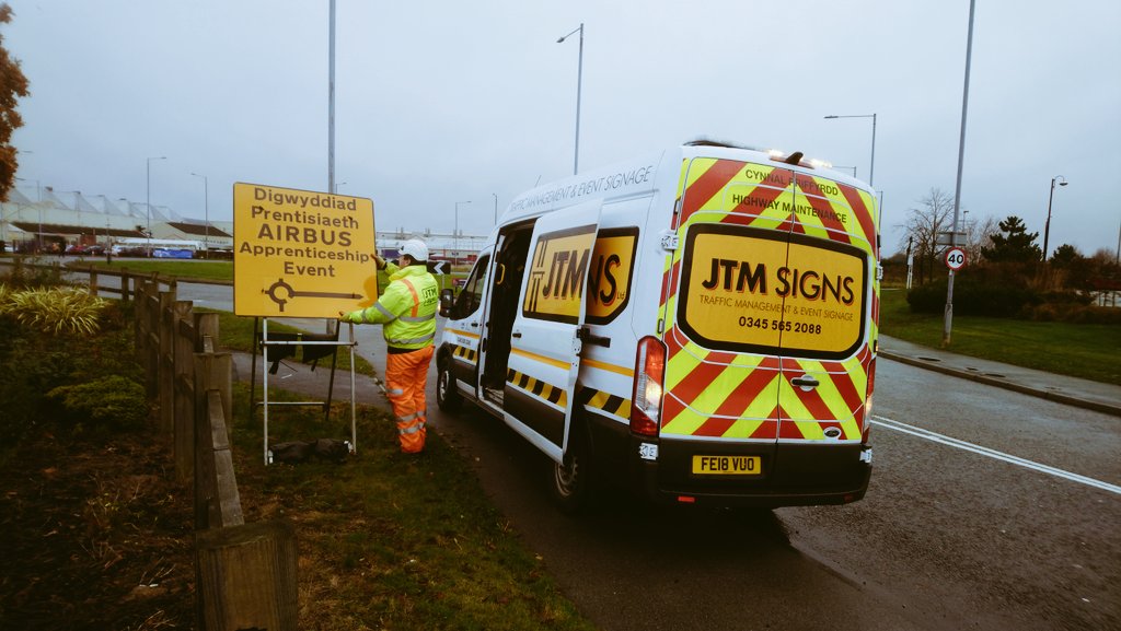 JtmSigns's tweet photo. Going to the Apprenticeship Open Day at @Airbus Broughton? This Saturday 30th November, 13.30-16.00. Follow the yellow event signs to the North entrance
#airbus @AirbusintheUK @AirbusCareers #eventsigns https://t.co/xoGS44YVRw