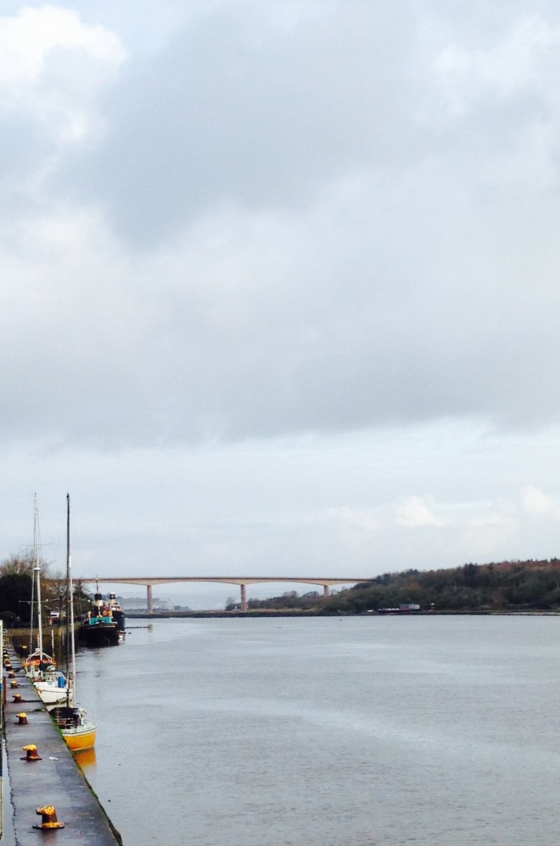goodyer_rob's tweet photo. Bridge Thursday, a different view from the Quay! #art #photography #landscape #landscapephotography #view #bridge #boats #coast #coastal #rural #devon https://t.co/nJJ2RS02V5