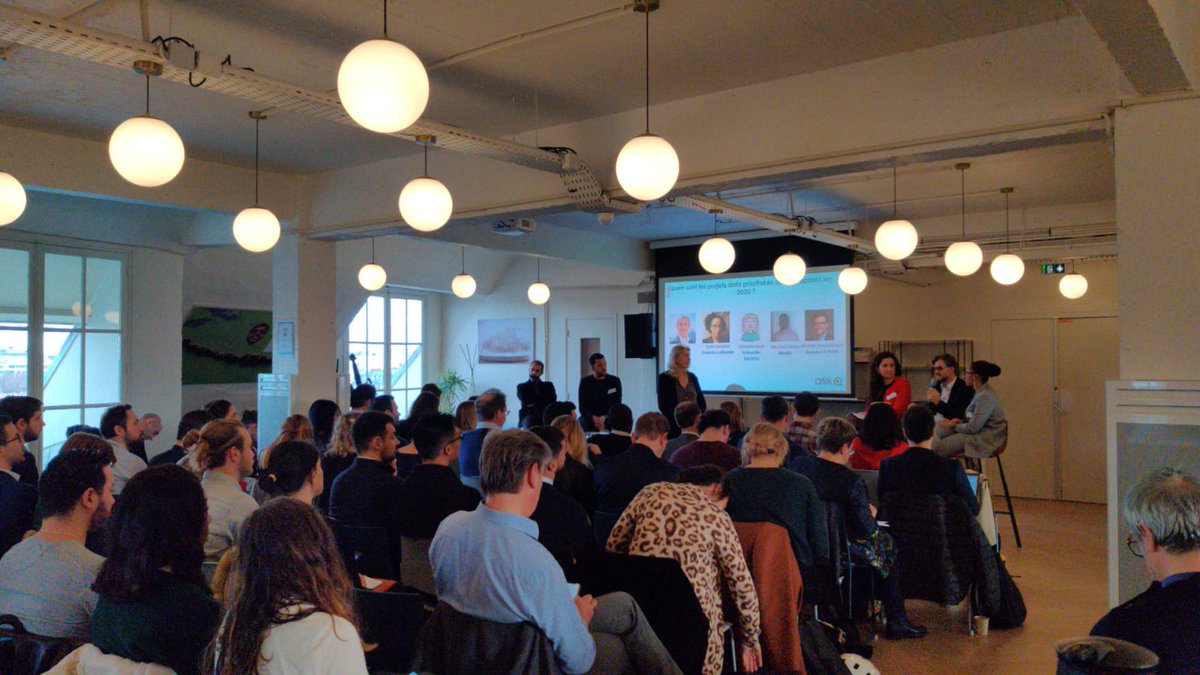 ebg's tweet photo. Quels sont les projets #data prioritaires des entreprises pour 2020 ? Remise du Livre Blanc en partenariat avec @Qlik_FR 
Témoignages de Christophe Vassallo @TF1, Rabi Hassane @Galeries_Laf, Sylviane Roux @SchneiderElecFR, Michaël Emica @Meetic et Jérôme Touchboeuf @GroupeLaPoste https://t.co/dhQlscxOkX