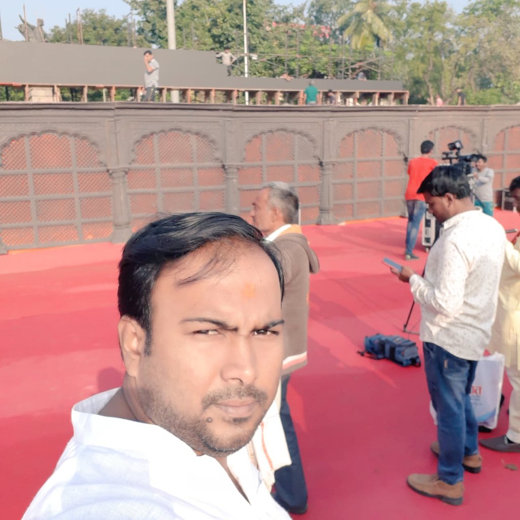 Charkop_mpyc's tweet photo. North Mumbai youth Congress Ke #Jhilla_President Bhade bhai Shri @BijayJSingh ji Ne Aaj Sube hi #Maha_Vikash_Aaghadi (Shiva ji Park) me jake Ke Shapat Shamaro ke Karykaram Ka Jayeja lete huye.......
#Youth_Congress_Jindabad 🙏🏻🙏🏻🙏🏻 https://t.co/StyHyVngQt