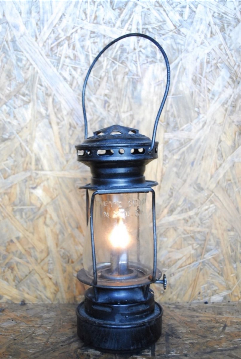 section_11's tweet photo. Dietz Scout Skaters Lantern Scout Globe
希少なscout…入荷しています。

https://t.co/dnm3wR133E

#lantern
#railroadlantern
#camp
#outdoor
#dietz
#adlake
#DRESSEL
#ランタン
#レイルロードランタン
#キャンプ
#キャンプ好き
#アウトドア
#デイツ
#おしゃれキャンプ
#ブッシュクラフト https://t.co/tKr02gmC11