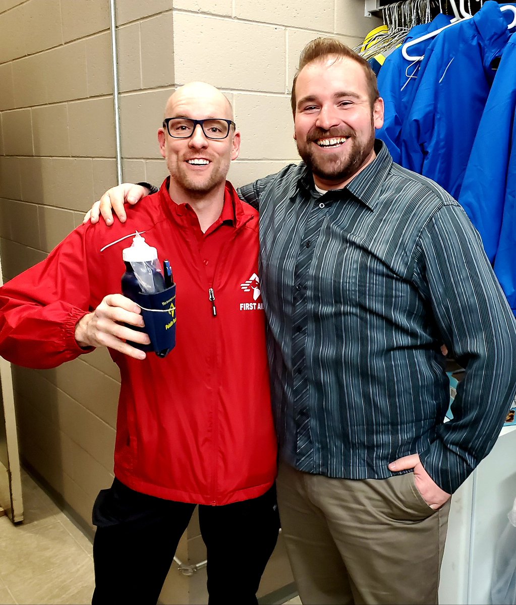 SecurityCarson's tweet photo. Ok last of the night with our @KelownaPaladin event team for this #24hoursofthanks #paladinfamily @big_daddy_jd https://t.co/6gXp5jNWuf