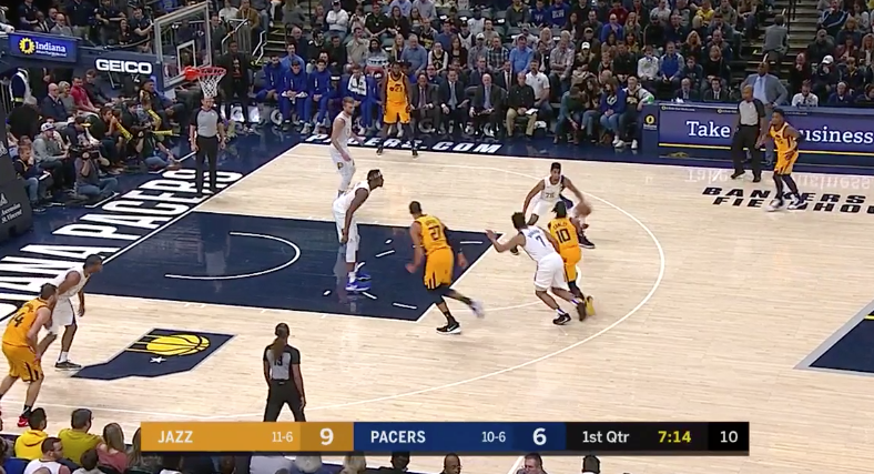 It is not a coincidence that Rudy & Don had all-league starts this yr. Don misses this 3, but notice how open he is. Helping from one pass away like this is a no-no in NBA defense, but he feels it's necessary because keeping Conley out of the paint is a priority.