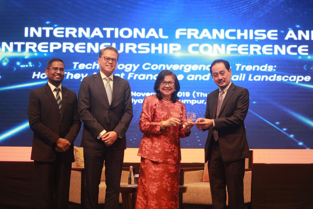 IFEC2019's tweet photo. LIVE UPDATE IFEC2019
.
Thank you to our honourable guests for joining IFEC2019! Tan Sri Rafidah Aziz
#ifecmalaysia #ifec2019 https://t.co/eBZx6oZaju