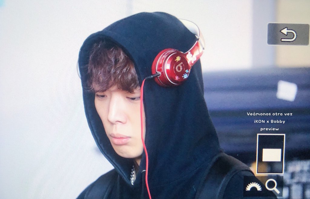 VOVFORBOBBY's tweet photo. 191128 인천공항 
눈부시게 반짝반짝📸️
#BOBBY #바비 https://t.co/llwFY2QcNu