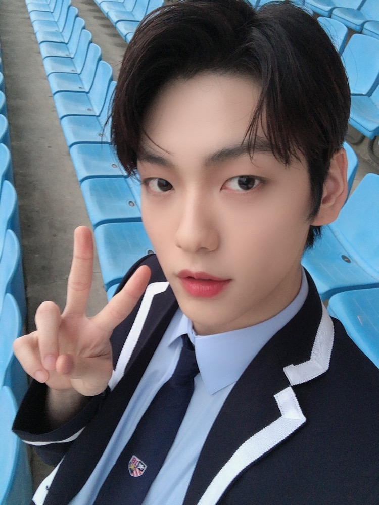 TxT_FanBase_MX's tweet photo. @TXT_members Es Soobin !
Fue poco tiempo, pero disfrutamos nuestra estadia en Vietnam
Ganamos el premio a Rookie nuevamente
Sere Soobinnie el que les devuelve del gran amor y apoyo que a recibido. Gracias !

#TOMORROW_X_TOGETHER #수빈 #SOOBIN" https://t.co/s24hXJcG0j