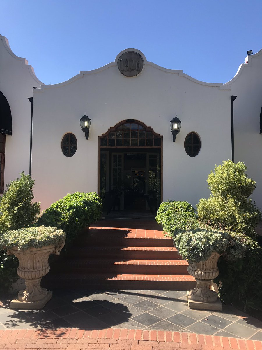 Likers_2Do's tweet photo. The Main house with the restaurant and reception area.
The pictures don’t do it justice - it’s beautiful 😍🤩
#EscapeTheCity #HelloRecommends #TravelLocal #CityOfTshwane https://t.co/TzaMD08ZU7