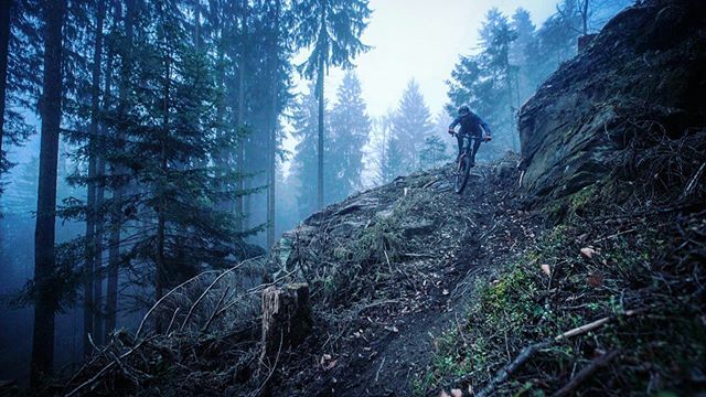 2radwanderer's tweet photo. Out of the blue.
...
@stantonbikes
@steelisrealmtb
@mtbswitzerland
@gformbike
@fizikofficial
...
#mountainbike #freeride #mtb #singletrail #outdoor #mtblife #plantbasedathlete #vegan #MountainBike #lifebehindbars #mtbswitzerland #enduro #alps #mtblifestyle #neverstopexplorin… https://t.co/Uon6Oiowpj