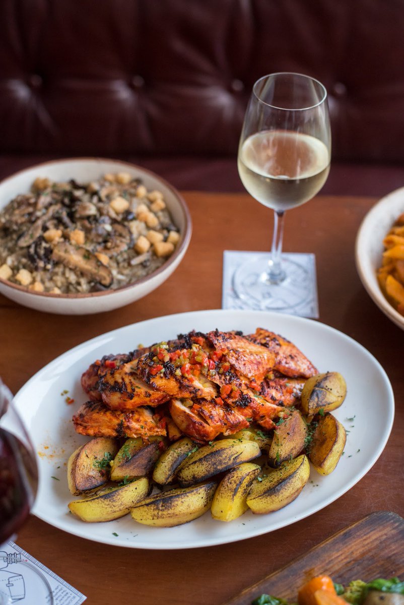 SmokeHouseDeli's tweet image. We’re calling for all hands on deck for our community dining offer available on weekdays at Smoke House Deli, Mumbai. Please be advised: this is bound to be fun and filling!

#SmokeHouseDeli #CommunityDining #GourmetFood #Deli #DeliNewsStand #Wholesome #Fresh