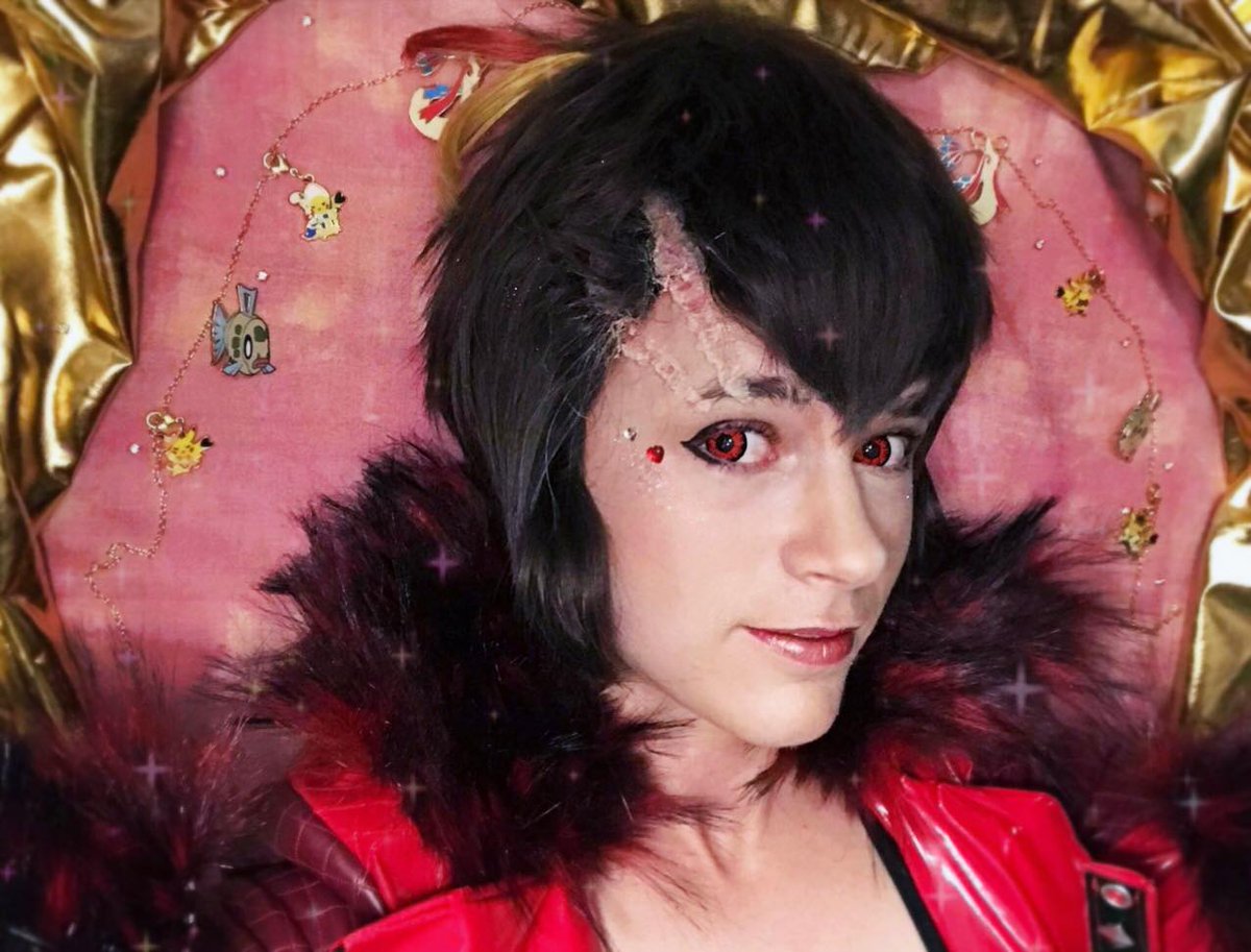 ArcanaXIX's tweet photo. Feebas only evolves into Milotic once you understand that TRUE beauty lies in the heart -- the heart that is capable of love.
i already got that shit down tho so now im just styling on everyone else in Hoenn ✨💖🌈💅 #trainerruby #cosplay https://t.co/EbC6m5YNDO