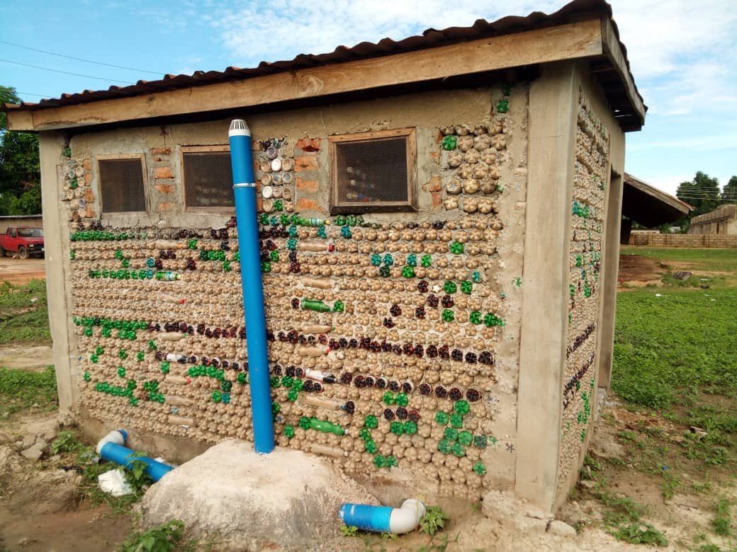 Still on #Eco-Toilet
From start to finish - 6590 #PlasticBottles were used to complete the #Eco-Toilet in Achusa Community, Makurdi Benue State
We can #Upcycle more of these plastics as we continue to Build Toilets and #EndOpenDefecation
#SustainableYouthDevelopment