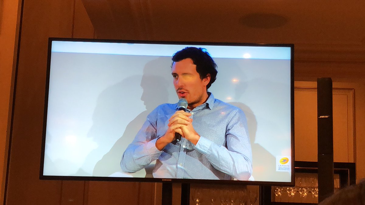 Nous travaillons avec de jeunes marques françaises pour apporter une proposition de produits moins accessibles à l’ensemble des françaises quelque soit leur région <a href="/mallefrancaise/">La Malle Française</a> #LaPosteLive