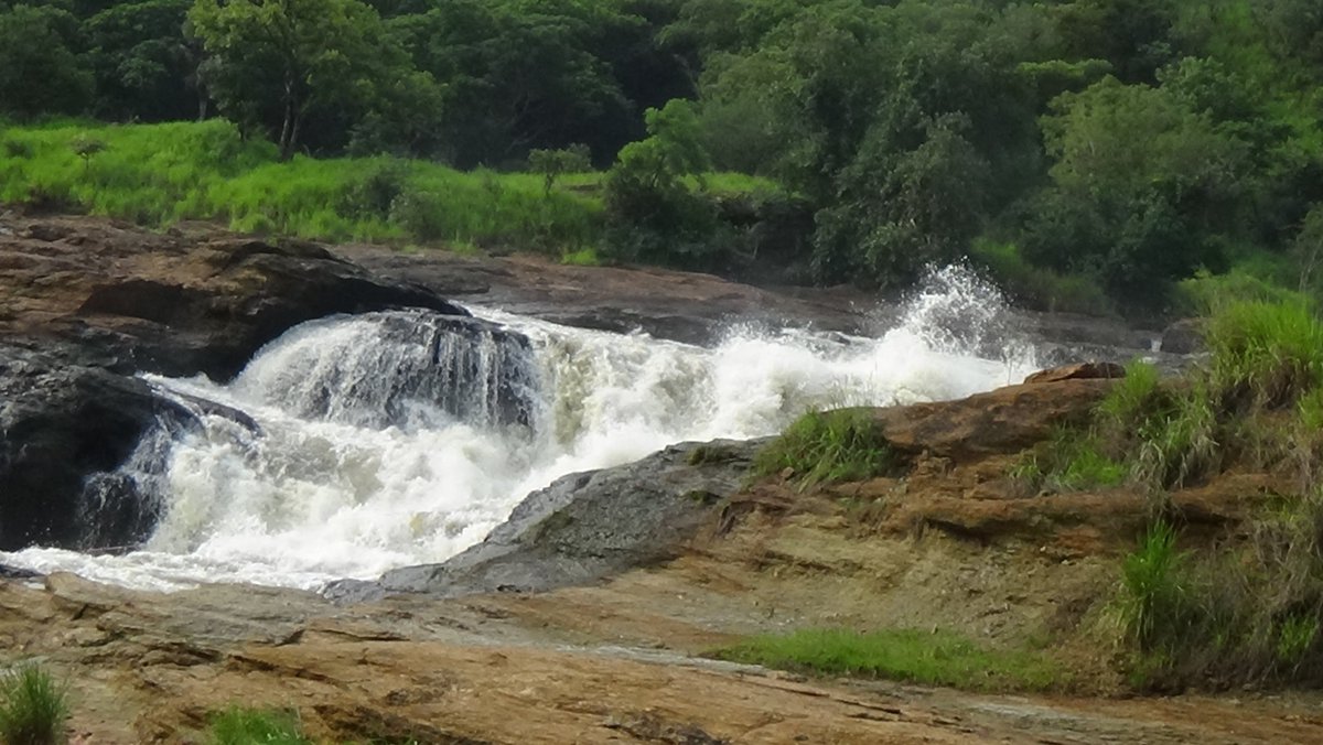 joseline_joe's tweet photo. #SaveMurchisonFalls , Uganda's most beautiful iconic falls.  ''The world's most powerful waterfall'' #SaveMurchisonFalls https://t.co/zu3G4t7FXr