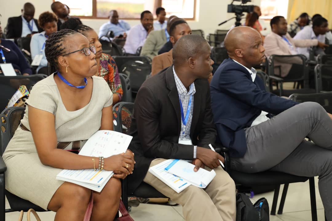MedicoPressTZ's tweet photo. Non-communicable diseases(NCDs) are rising at a time when we are still battling against communicable diseases. This is a double burden! Time to know #knowurnumbers to beat NCDs: Dr @daveisaya from @CSSC_TZ @malasa_leonard @mclenny2006 @Lekey58 @UKimambo @tancda @buguzi #THS2019 https://t.co/SvcgN1ty9a