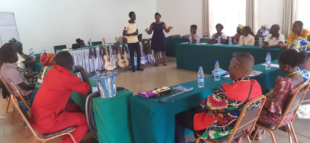 m_namanya's tweet photo. The Hoima and Mbarara teams @refugeelawproj currently engaged in a 2 days support group exchange visit at Riviera Hotel, Hoima. The visit includes support group members frm Nakivale, Oruchinga and Kyangwali Settlements. @DrChrisDolan @suealup @DGFUganda17 @nyahagon @steveojok https://t.co/UOkqx6ybQB