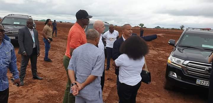 KofiAsiedu_'s tweet photo. This is the site earmarked for the construction of TP Mazembe's new 50,000 seater stadium.
As you can see FIFA and CAF President's are present at the site this morning at Kasenga; a territory of Katanga province of the DR Congo 🇨🇩.

Work has already started!

#TPM80 #TotalCAFCL https://t.co/HqLAheWGKj