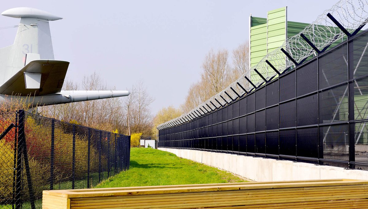 How did CLDs Ultimate Extra Profiled System provide #Airport #Security at #Manchester #Airport?
Find out here: http://bit.ly/2w0f5bf
#AirportFencing #AviationSecurity #PerimeterSecurity #ManchesterAirport