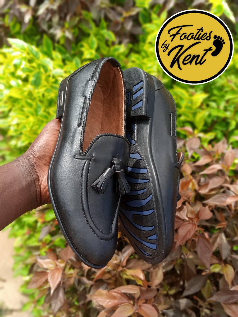 @OgbeniDipo @lovefalson5_fsh We are your plug for quality handmade foot wears.
Our kicks are Beautiful, Comfortable and Durable.
We deliver Nationwide in 5-7 working days
Frame 1: N16,000
Frame 2: N17,000
Frame 3: N8,000
Frame 4: N15,000

#msmethursdaywithdipo