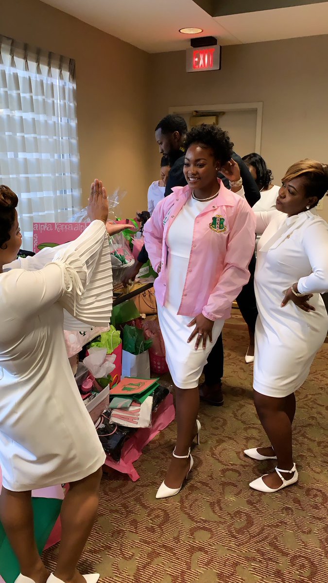 itsarielanette's tweet photo. I got my pearls, y’all! -Nov. 24,2019💚💕 
#AKA #AKA1908 #1908 #alphakappalpha https://t.co/iETPgqwJtD