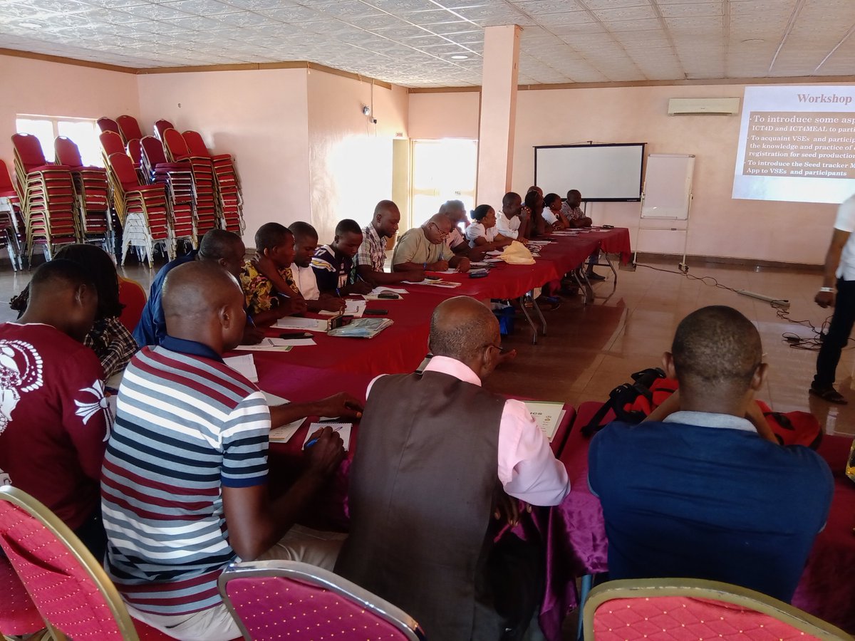 Kick off: Training of VSEs, Field Officers and Program Managers on the use of Seed Tracker in Benue organized by <a href="/CRSnews/">CRS News</a> as part of the BASICS Project. <a href="/Ogunya/">Ogunya Busayo</a> <a href="/l_lava/">Lava Kumar</a>