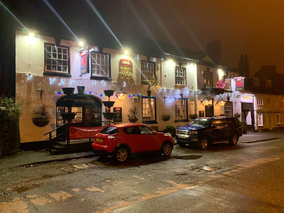 RedEllesmere's tweet photo. @lorraine @lorraine The lights @RedEllesmere ready for the light switch on tomorrow 29th where the ambassadors of The Postcode Lottery will be flicking the switch as our little town will have a big Postcode win reveal on Saturday Morning! So chuffed for all the winners in Ellesmere Shropsh https://t.co/VP7ZMMjSxW