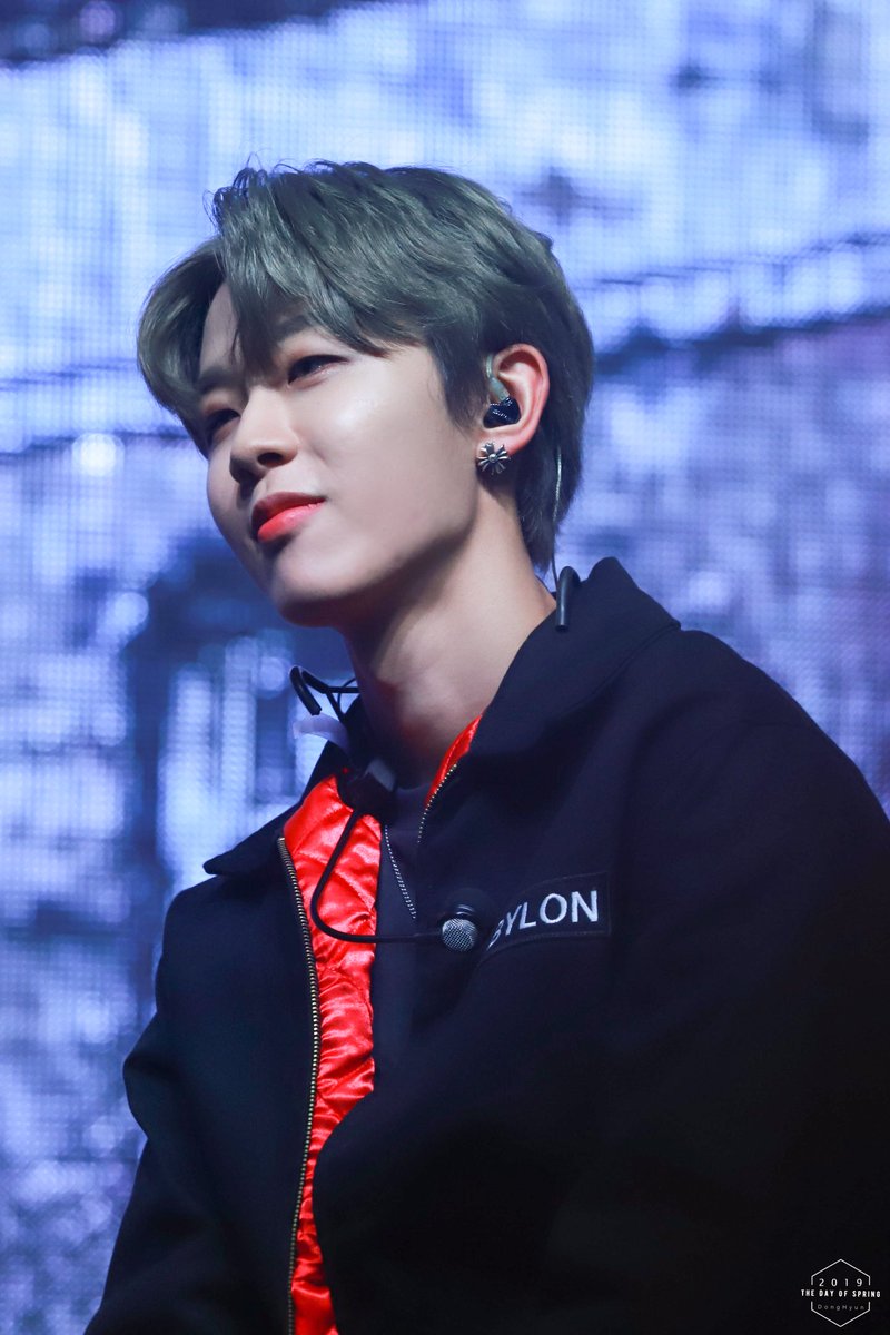 picdonghyun's tweet photo. ✩ the day of spring : 191119 ༉‧₊˚
    ✧ #GOLDENCHILD #DONGHYUN https://t.co/CpSnuRgZwz