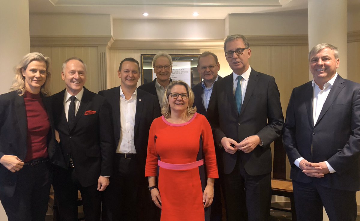 DRV (@drvde) on Twitter photo CEO Kreuzfahrtdinner des #DRV: Mit Bundesumweltministerin <a href="/SvenjaSchulze68/">Svenja Schulze</a> tauschten sich die CEOs von <a href="/aida_de/">Aida Depa</a> , <a href="/tuicruises/">TUI Cruises</a>, <a href="/HLCruises/">Hapag-Lloyd Cruises</a>, @MSCKreuzfahrten und <a href="/phoenix_de/">phoenix</a> zu alternativen Treibstoffen und zum Umweltengagement der Reedereien aus. CEO Kreuzfahrtdinner des #DRV: Mit Bundesumweltministerin <a href="/SvenjaSchulze68/">Svenja Schulze</a> tauschten sich die CEOs von <a href="/aida_de/">Aida Depa</a> , <a href="/tuicruises/">TUI Cruises</a>, <a href="/HLCruises/">Hapag-Lloyd Cruises</a>, @MSCKreuzfahrten und <a href="/phoenix_de/">phoenix</a> zu alternativen Treibstoffen und zum Umweltengagement der Reedereien aus.